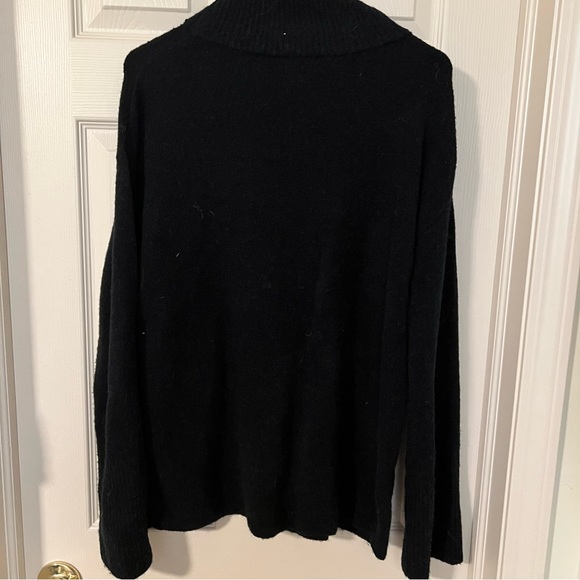 Something navy black turtleneck sweater size medium - Picture 3 of 3